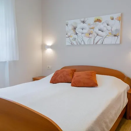 Mala Apartment Rab Town